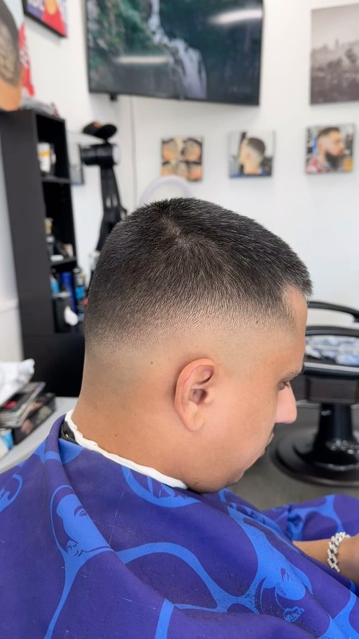 Instagram post by @ruben_fjc for Barbershopconnect. Caption reads: [...] @heinigerprofessionals clippers🔥🔥🔥🔥 S/O....