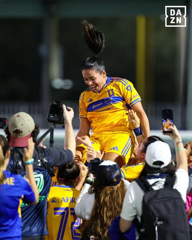 Instagram post by @clubtigresfemenil for DAZN Football. Caption reads: That’s a wrap on day 1 of @worldsevens_ ! 🤩✨ The....