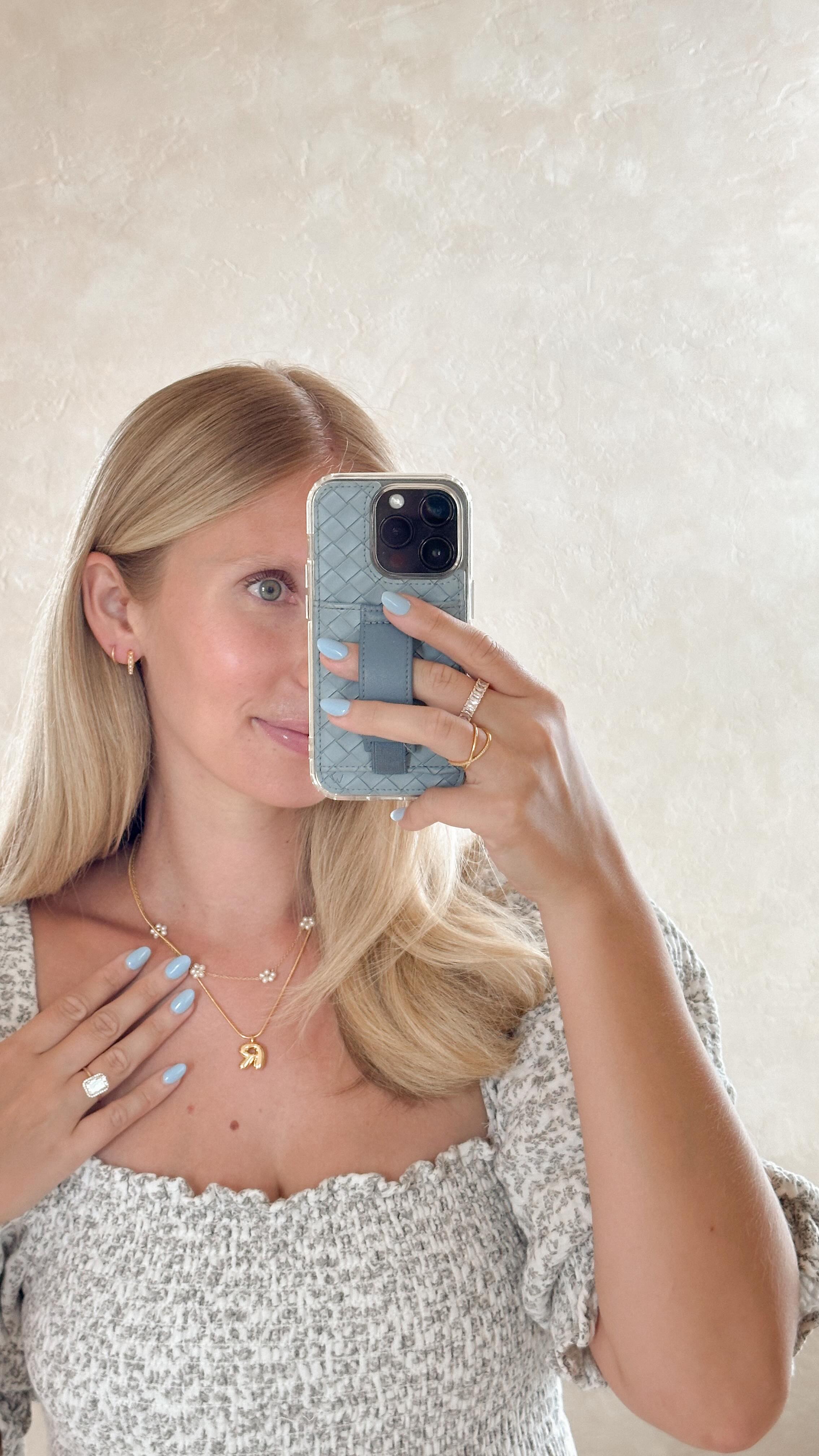 Instagram post by @kileanryeel for Caitlyn Minimalist. Caption reads: #ad if you’re looking to curate your perfect....