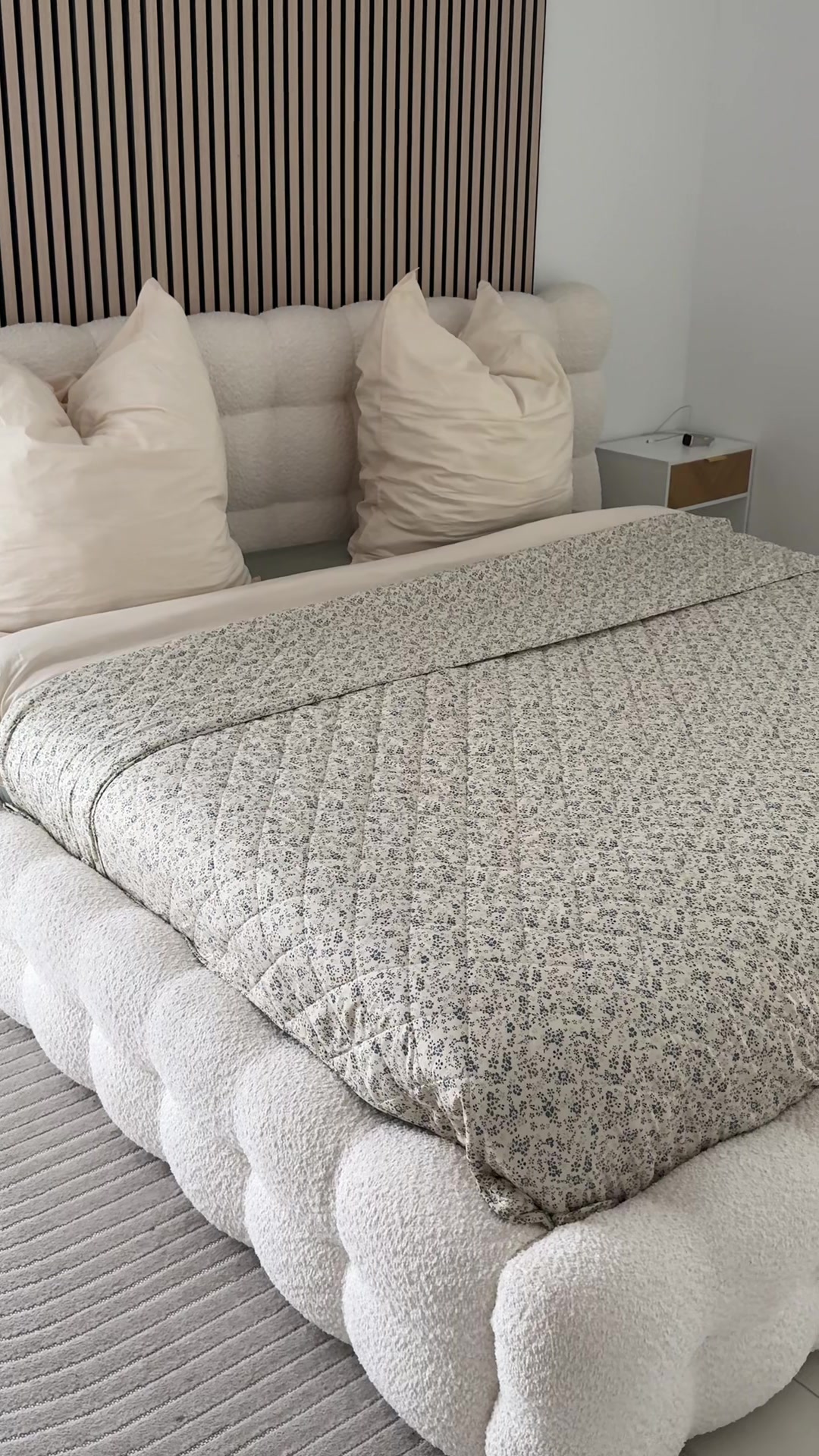 TikTok post by @jihan_dml for Emma Sleep NL. Caption reads: Anzeige|Besser schlafen spürbar ab der ersten....