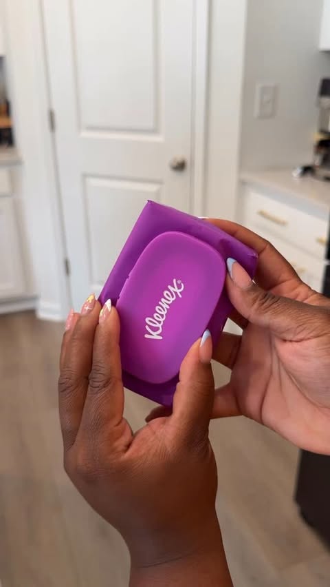 Instagram post by @janiceyalittle for Kleenex. Caption reads: [...] chaotic… but I refuse to be unprepared.....