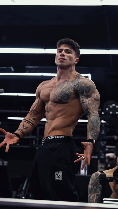 Instagram post by @danoruiseco for Gymshark. Caption reads: [...] excuses win?

SAVE 10% on your next....