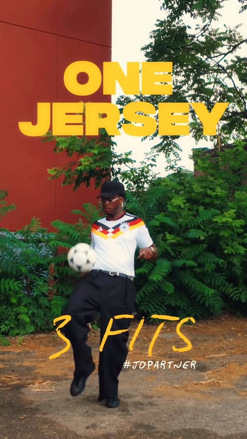 Instagram post by @desir.gt for JD Sports. Caption reads: One Jersey, 3 Fits! With @jdsportsca and....