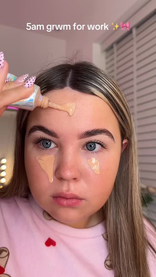 Instagram post by @makeupizzyy for NAKED SUNDAYS. Caption reads: 5am get ready with me for work 🎀
-
this was an....