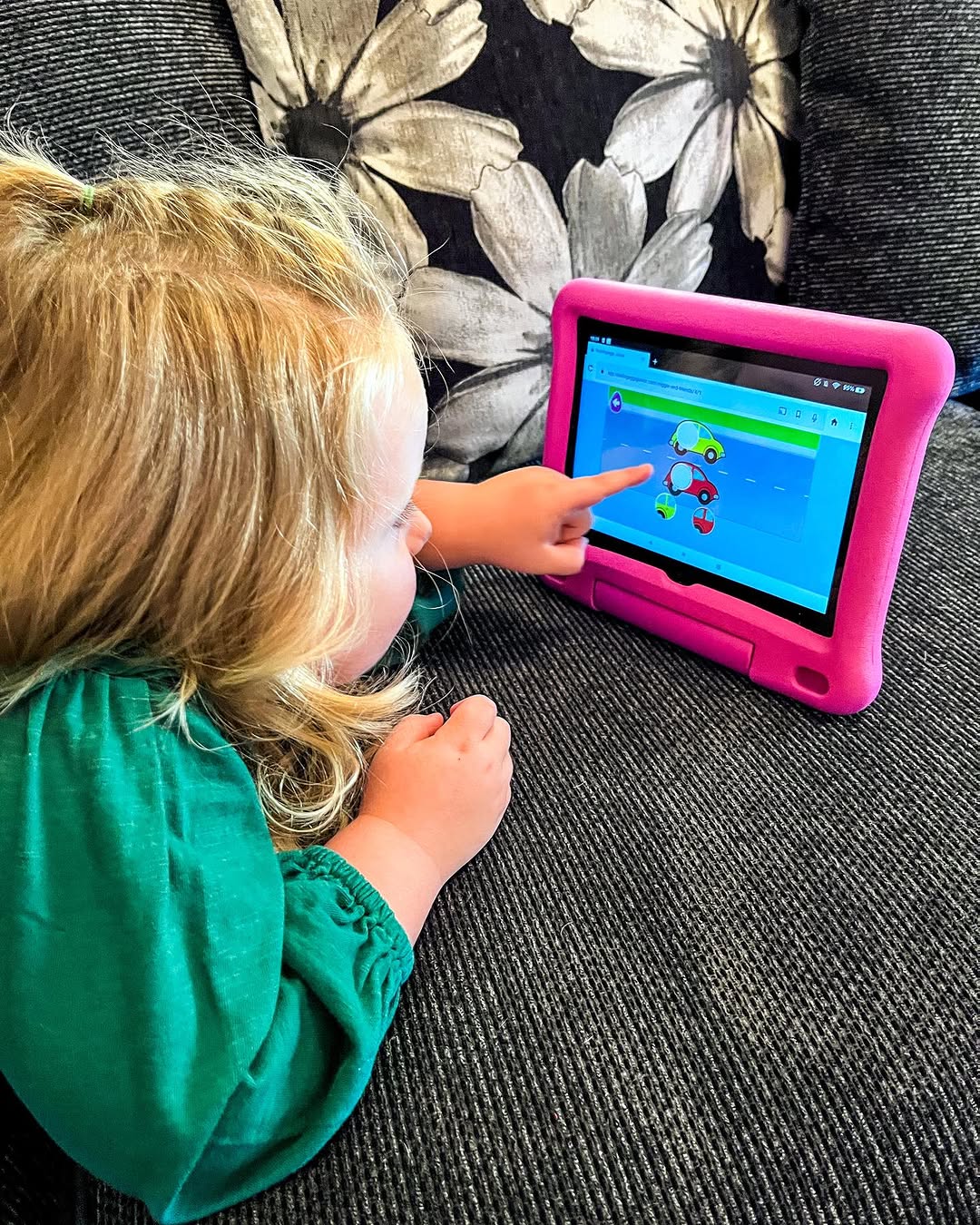 Instagram post by @chan0710 for Readingeggs. Caption reads: Ad| Reading Eggs

Harper-Rae has been using....