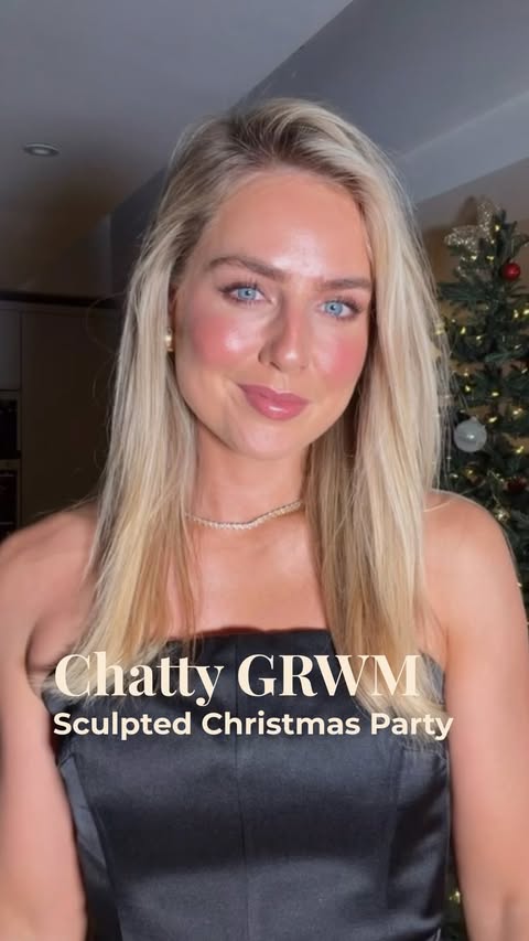 Instagram post by @aimeeconnolly_com for Sculpted By Aimee. Caption reads: Let’s get ready together (last night) ✨🎄
PS… how....