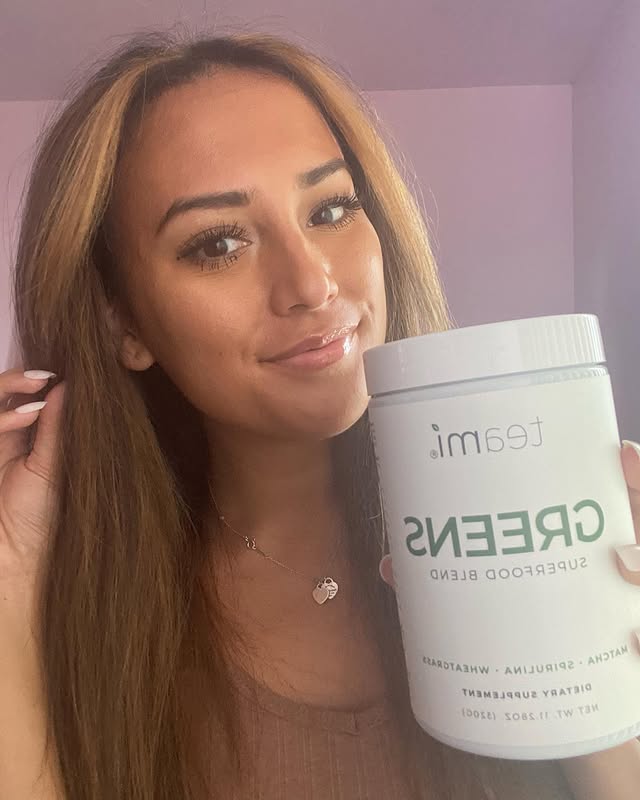 Instagram post by @malial16 for Teami Blends. Caption reads: [...] amazing Green Superfood blend from....