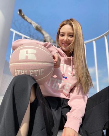 Instagram post by @hyoyeon_x_x for Russell Athletic. Caption reads: ✔️✔️✔️
.
#bossxrussellathletic
#boss....