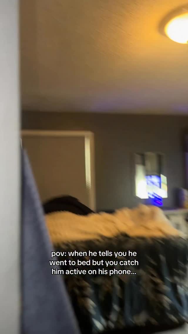 Instagram post by @alexcia_gresko for Wondershare. Caption reads: WeLastSeen keeps you connected to the people you....