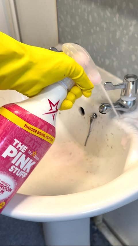 Instagram post by an influencer for The Pink Stuff. Caption reads: PART 4 of helping the brother clean the hidden....