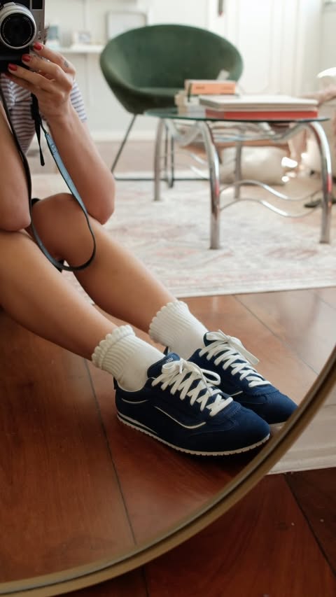 Instagram post by @malufca for Vans. Caption reads: [...] classic meets modern 👟 Super Lowpro de....