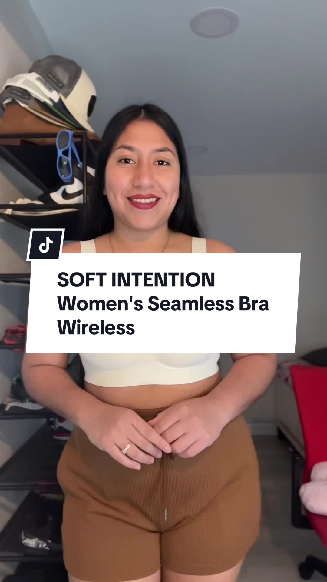 TikTok post by @yorleni_urias for Soft Intention. Caption reads: Sujetador sin costuras, SOFT INTENTION 🌷😍🎀✨....