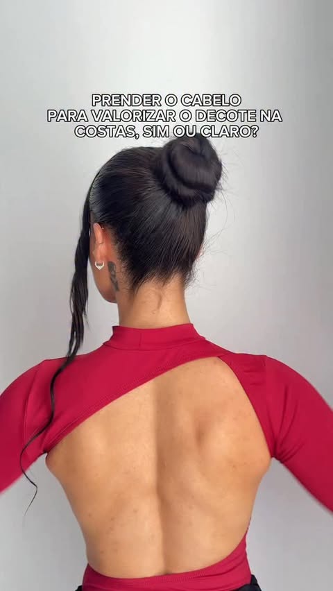 Instagram post by @jennifrance for Salon Line. Caption reads: Sim ou claro migas? Hahaha 

#heymigssl #publiSL....