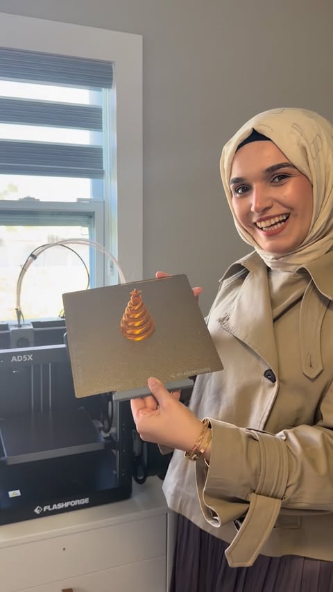 Instagram post by @kubikslife for Flashforge. Caption reads: [...] gifts with my family using the Flashforge....