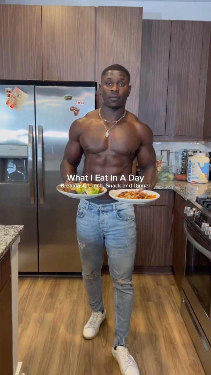 Instagram post by @georgebamfojr for Cellucor. Caption reads: 𝐀𝐛𝐬 𝐚𝐫𝐞 𝐦𝐚𝐝𝐞 𝐢𝐧 𝐭𝐡𝐞 𝐤𝐢𝐭𝐜𝐡𝐞𝐧....