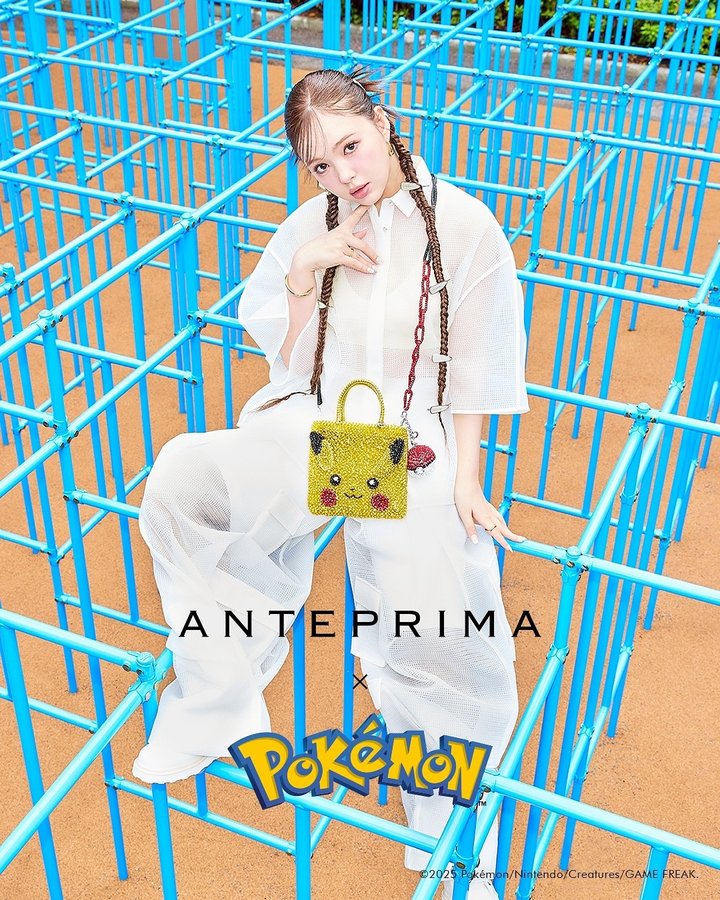 Instagram post by @2525nicole2 for Anteprima. Caption reads: ANTEPRIMA POKÉMON COLLECTION💛🖤

可愛すぎた☺️🖤.