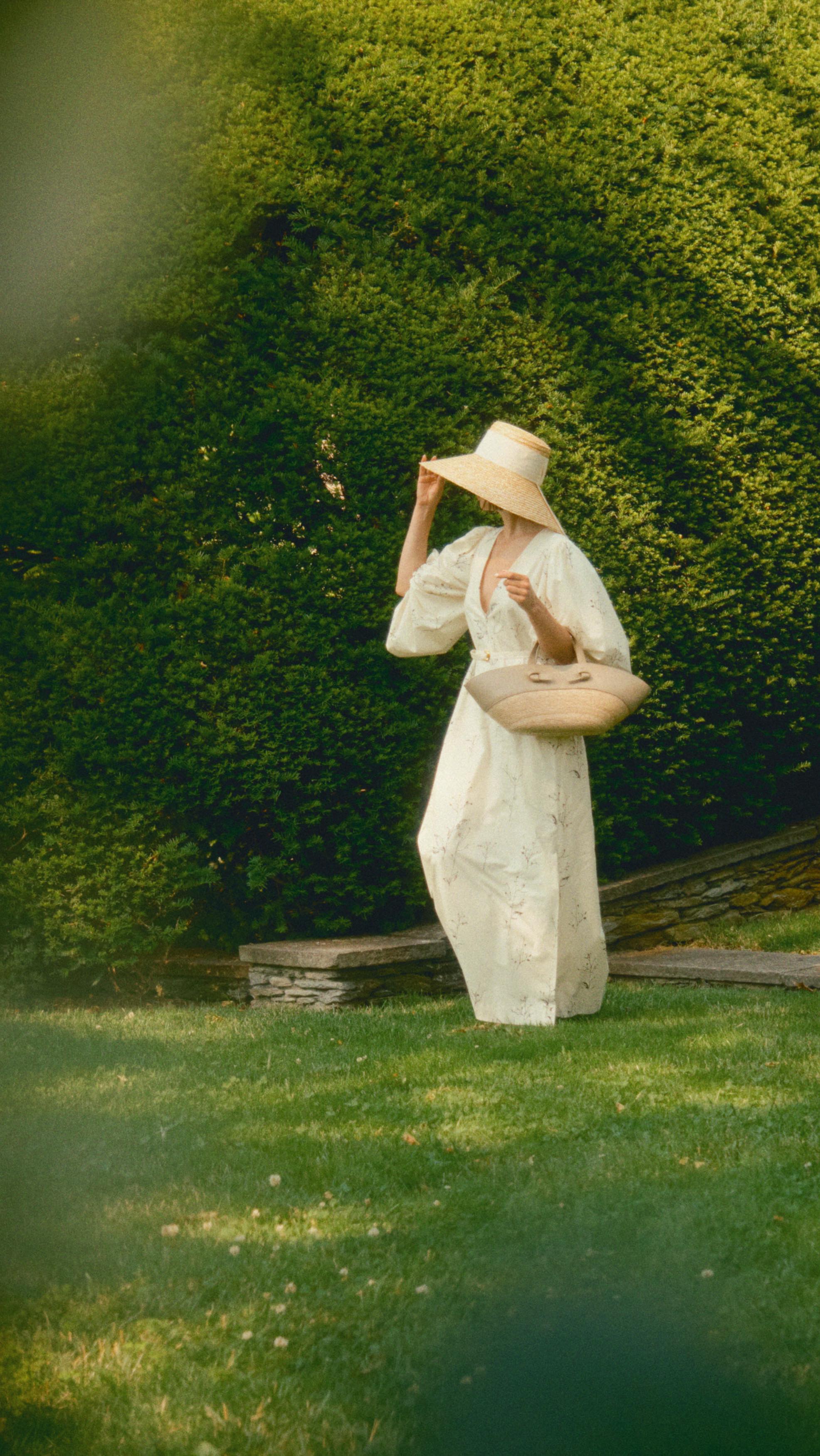 Instagram post by @marinaingvarsson for Happy Mammoth. Caption reads: [...] in my body. Three steps with my....