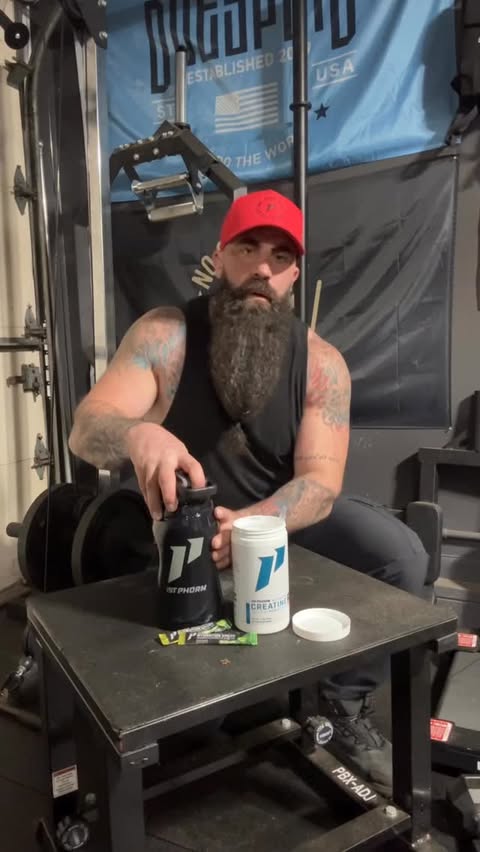 Instagram post by @iansmithfitnessbackup for 1st Phorm. Caption reads: [...] Simple, effective, and done every day.....