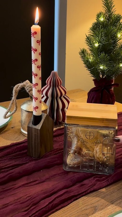 Instagram post by @stephensonlodge for The Range. Caption reads: Run….

These Gingerbread houses are £3.50 in....