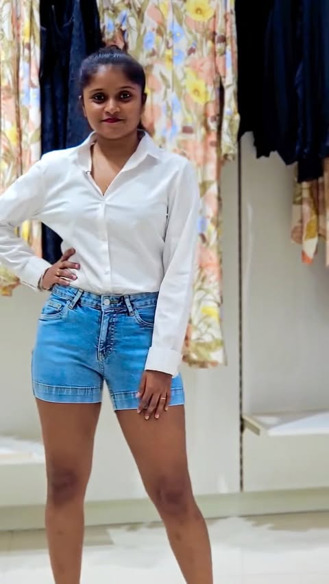 Instagram post by @vibhasulgekar for Reliance Trends. Caption reads: You just found the best fashion steal at Trends 🔥....