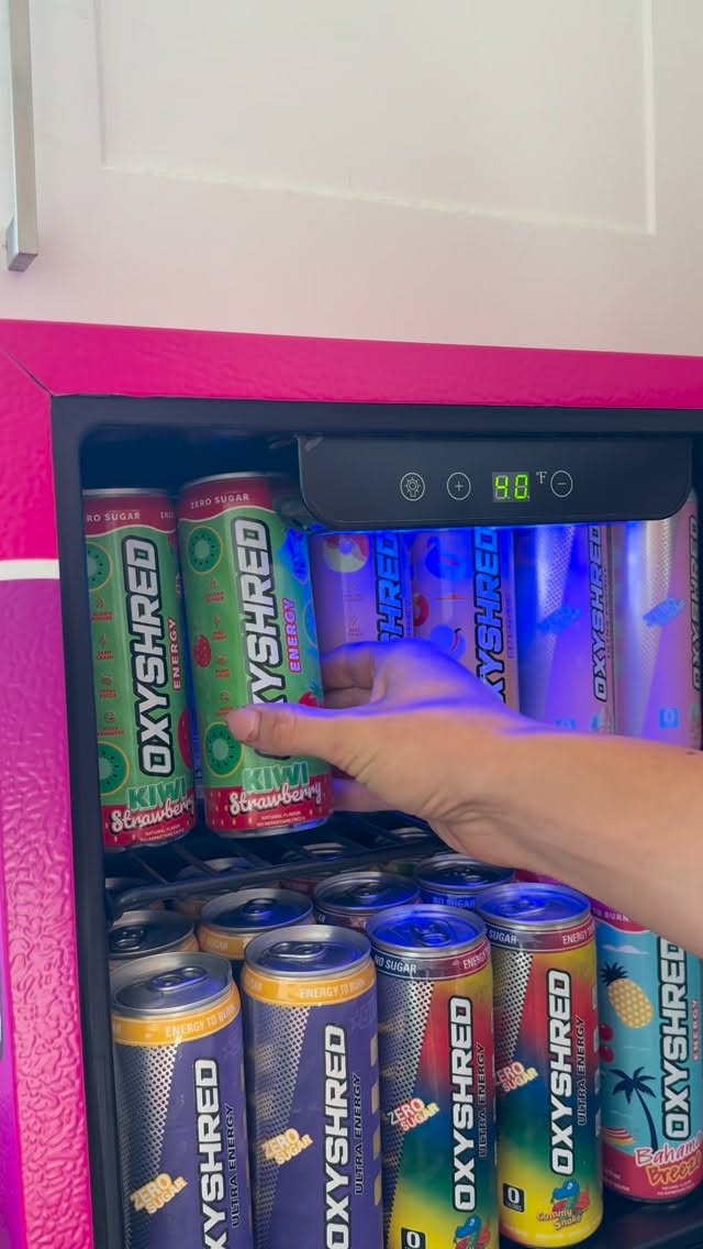 Instagram post by @hannah_elizabeth_lee for EHPlabs. Caption reads: OXYSHRED Energy now available @ GNC 🙌
Thank you....