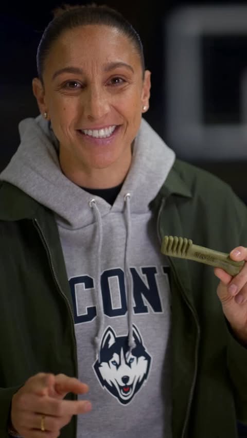 Instagram post by @dianataurasi for GREENIES. Caption reads: #ad This March, I’m teaming up with @GREENIES to....