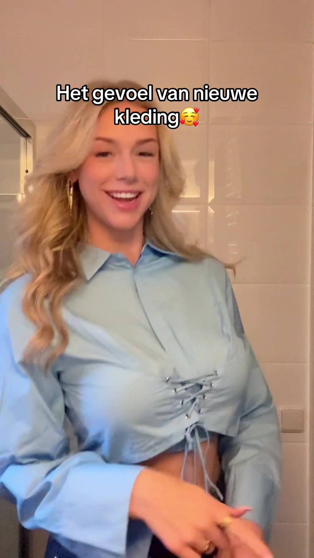 TikTok post by @maaike.vz for LOAVIES. Caption reads: Love it @LOAVIES #girlsgoneloavies #maaikevz .