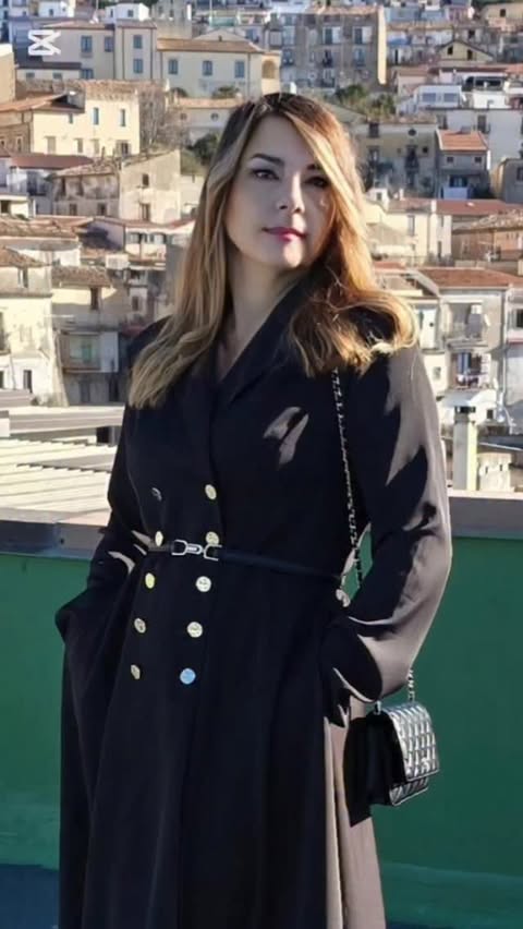 Instagram post by @marcelayz for Uoozee. Caption reads: [...] with buttoned collar and long sleeves....