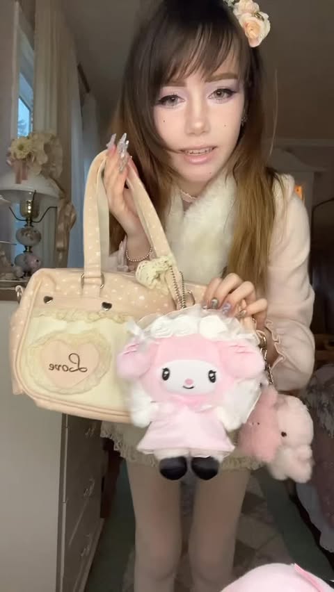 Instagram post by @mewklekitten for TOPTOY. Caption reads: Thank you @toptoy_onlinestore make sure to check....