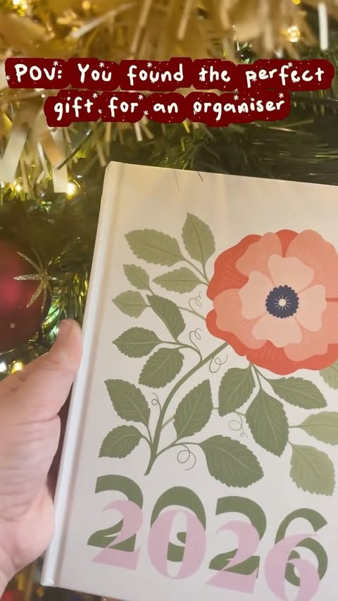 Instagram post by @ronnieandmama for Personal Planner. Caption reads: [...] loved her new planner from @personalplanner....