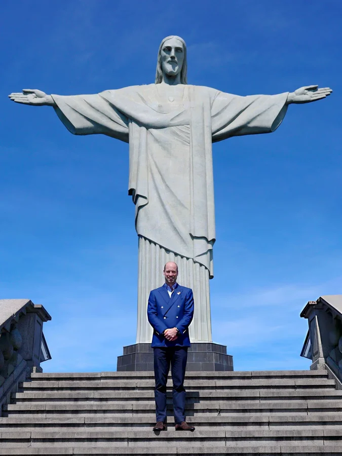 Instagram post by @princesscatherineofwales for Getty Images. Caption reads: The Prince of Wales meets the 2025 Earthshot Prize....