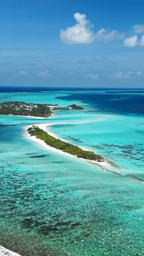 Instagram post by @ekmedmv for Visit Maldives. Caption reads: Mathiveri Finolhu ! A private island you can....