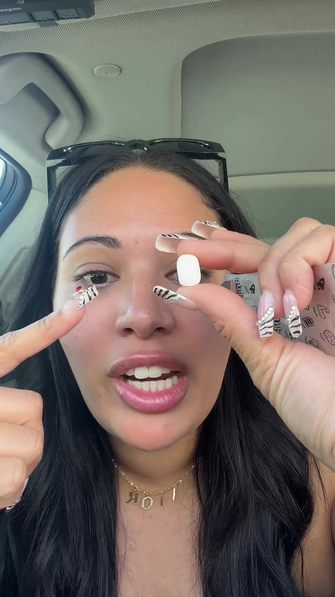 TikTok post by @brooklynreviewsxoxo for HealthA2Z. Caption reads: [...] 0 calories, 0 sugar, and 0 crash!!!....