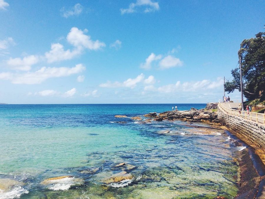 Instagram post by @isabelsjung for Obviously. Caption reads: [...] camera 👒🌺☀️ #teampixel @google @obviously....