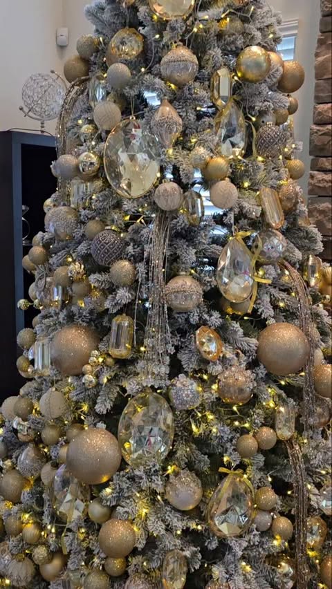 Instagram post by @glamorous_fabulous_decor for King of Christmas. Caption reads: [...] ones!🎁
My Christmas tree is from....