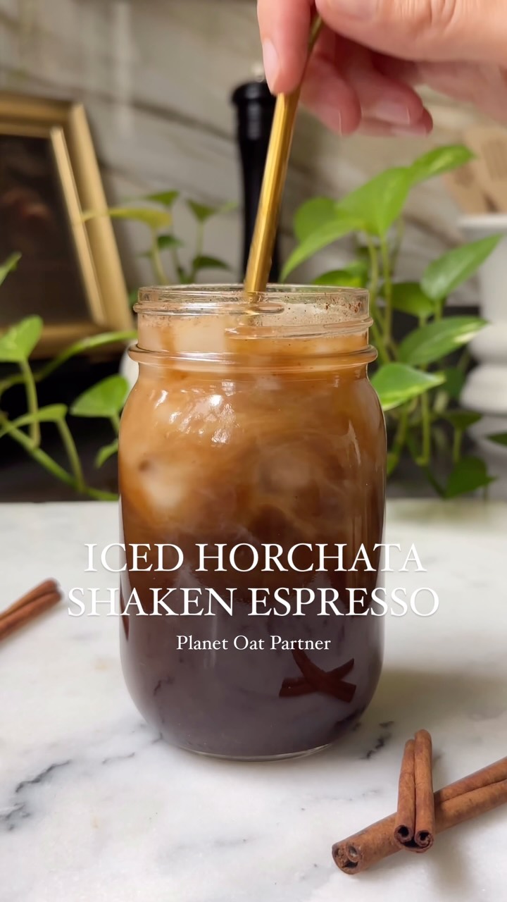 Instagram post by @jar.of.lemons for Planet Oat. Caption reads: ICED HORCHATA SHAKEN ESPRESSO ✨#PlanetOatPartner....