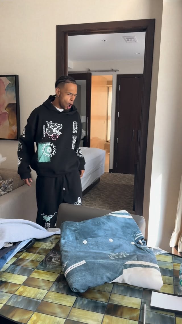 Instagram post by @investinstockz for True Religion. Caption reads: Unboxing new @truereligion 📈 
right on time the....