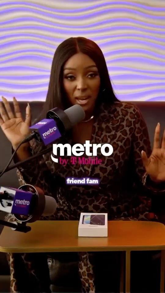Instagram post by @amaralanegraaln for Metro by T-Mobile. Caption reads: @metrobytmobile.