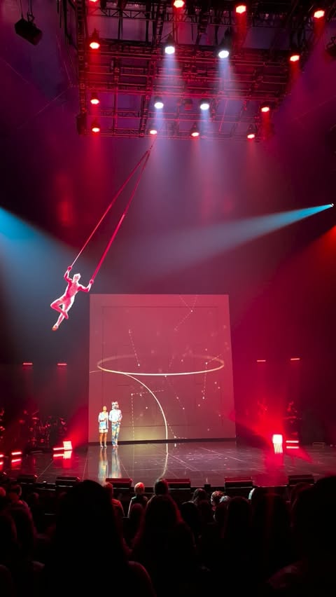 Instagram post by @the.trekking.mama for Cirque du Soleil. Caption reads: [...] strength. (AD) We loved ECHO by Cirque du....