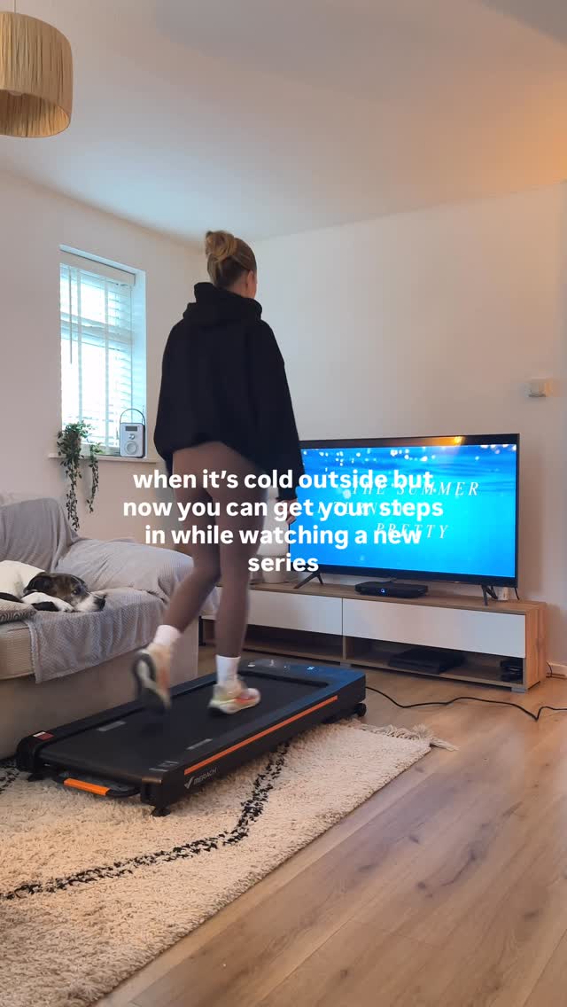 Instagram post by @monikalarssen for Merachfit. Caption reads: Getting my steps in just got a lot easier....