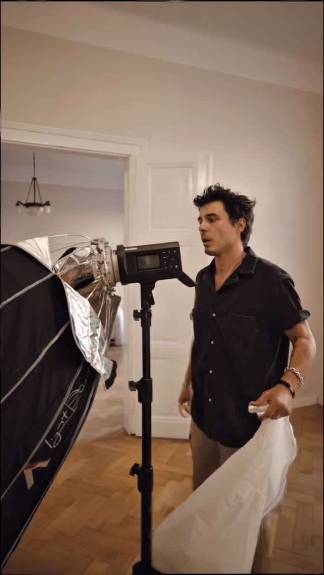 Instagram post by @marijanabatinic for Johnnie Walker. Caption reads: Dosta je više posla! 
Studio je konačno upogonjen,....