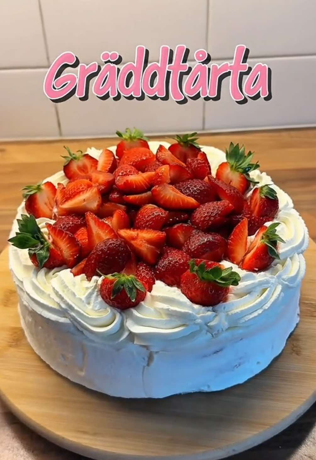 TikTok post by @amandarothmans for Smakbox. Caption reads: I samarbete med @Smakbox & @Dr. Oetker Sverige ....