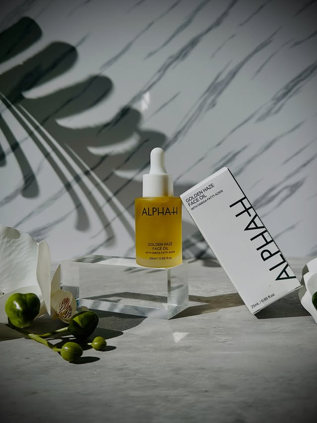 Instagram post by @minabutt84 for ALPHA-H. Caption reads: [...] my skin a daily dose of glow with Alpha-H....