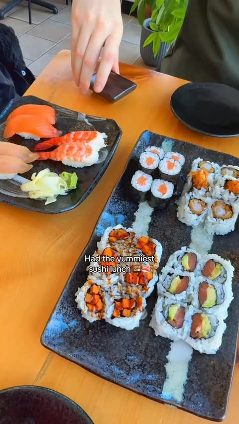 Instagram post by @lovezoepotter for Cira Nutrition. Caption reads: [...] ⬇️🏔️❤️

Code- ZOE15 to save 15% off....