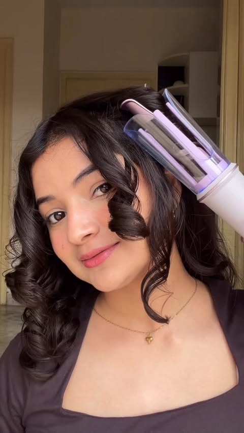 Instagram post by @diksha_dixitt for BBlunt. Caption reads: Styled my hair. Stepped outside.
Humidity said....