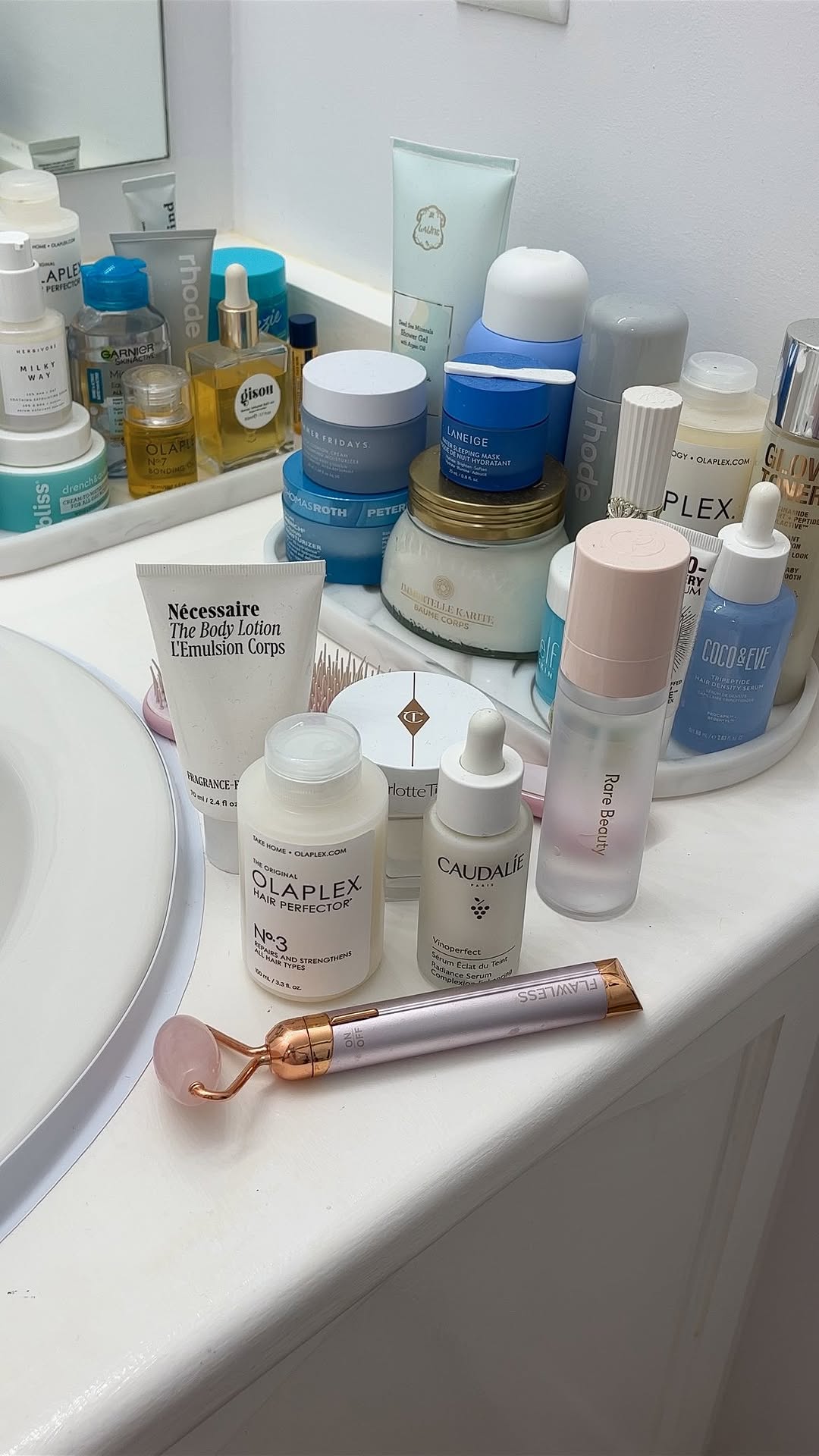 Instagram post by @activecactus for Finishing Touch Flawless. Caption reads: christmas at-home spa day 🧖🏼‍♀️ #flawlesspartner....