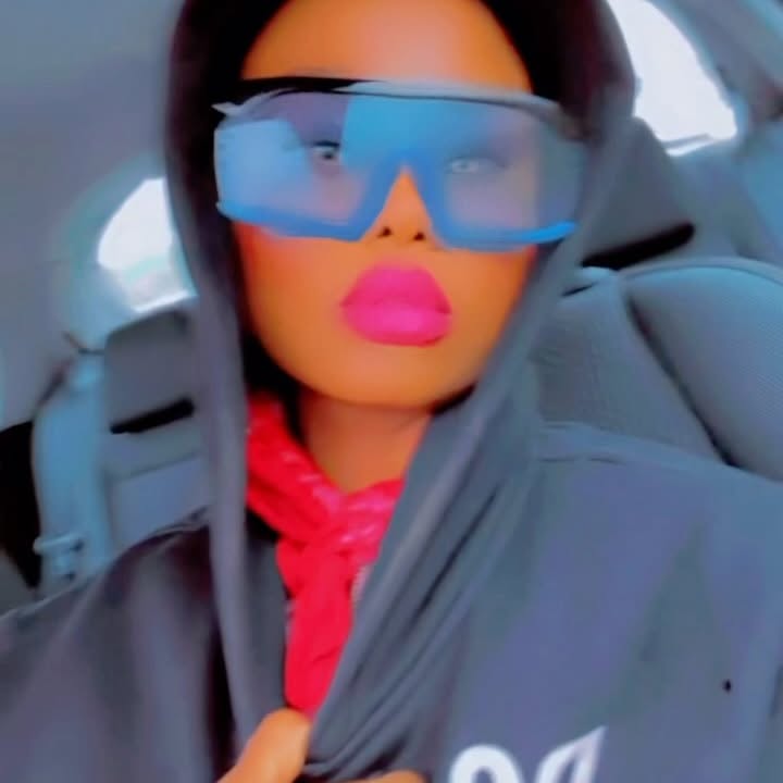 Instagram post by @maddymaznaz for BentleyRecords.io. Caption reads: 💞💞 Note to self , Note to you 💥

Life may knock....