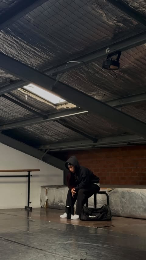 Instagram post by @laraandallo for JD Sports. Caption reads: [...] next wk as an official @nikerunning x....