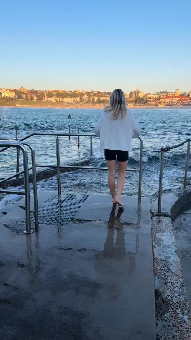 Instagram post by @keeshiapettit for Nimble Activewear. Caption reads: [...] I’ve been wearing and loving my....