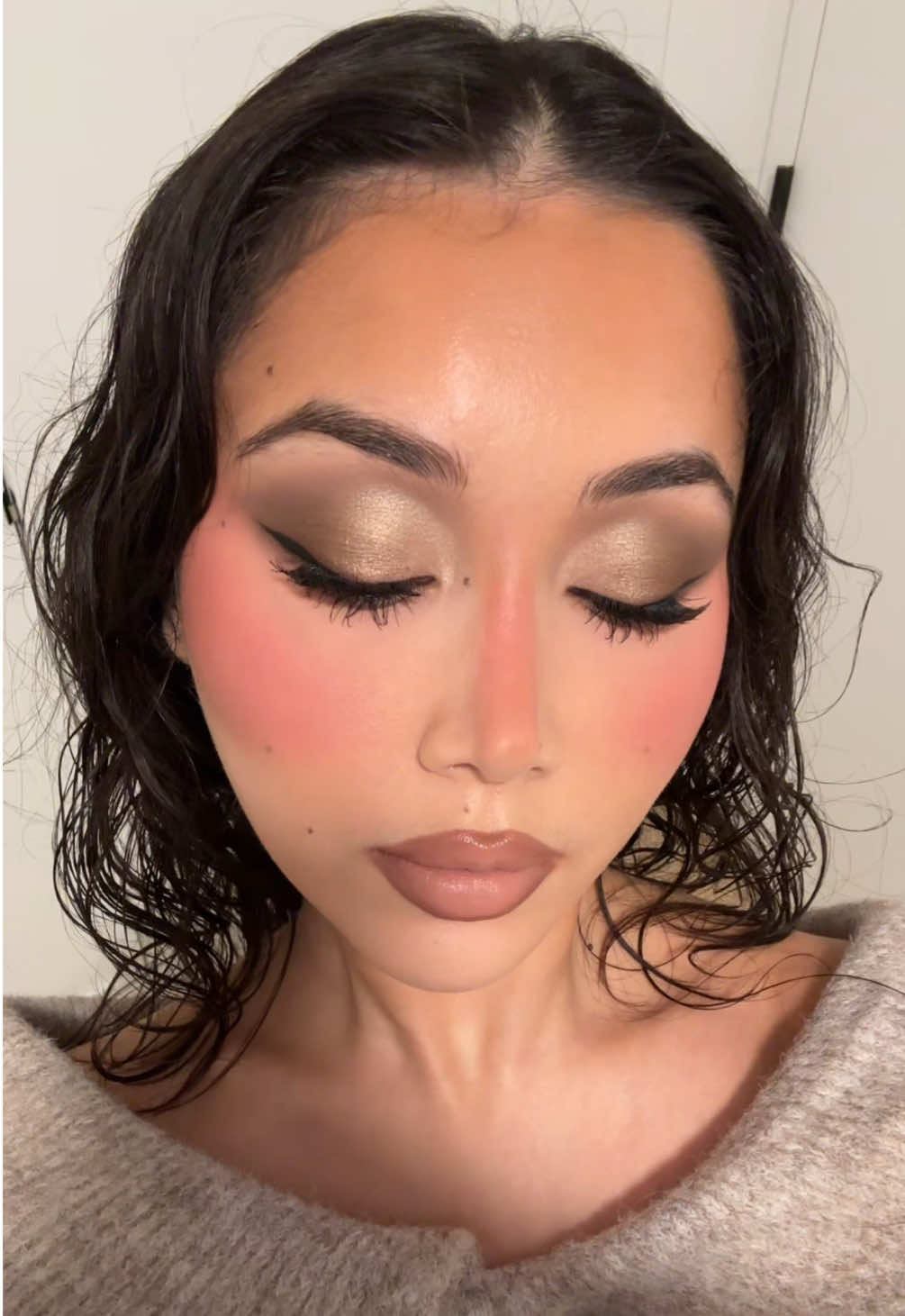 TikTok post by @nazliayunus for Anastasia Beverly Hills. Caption reads: brown eyeshadow today 🤎🦌🧸 @Anastasia Beverly....